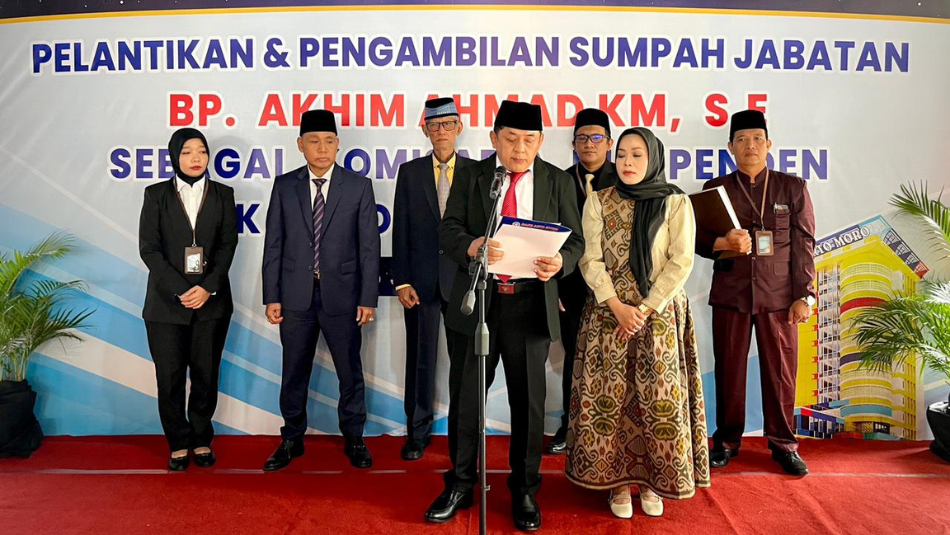 Akhim Akhmad Komisaris Independen Bank Arto Moro